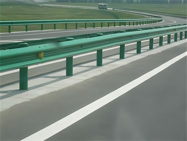 可克达拉波形梁护栏在高速公路的应用